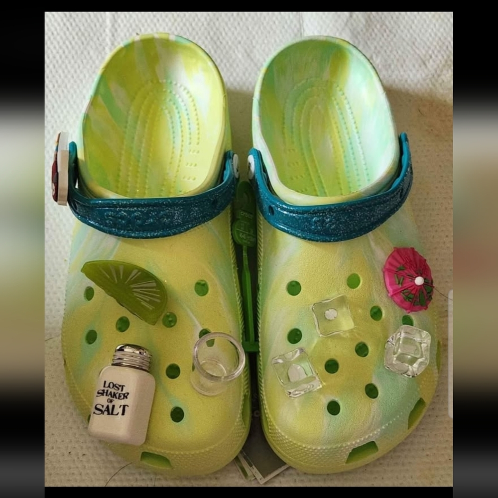 Limited Edition , Gender Neutral》 Crocs! Nwt Includes Charms!! ♡ No Offers